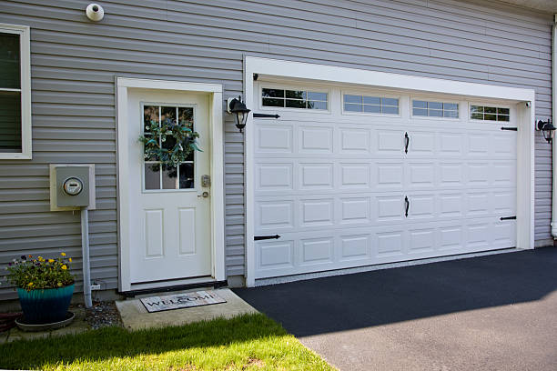 24/7 Emergency Garage Door Panel Replacement experts in Midway, KY